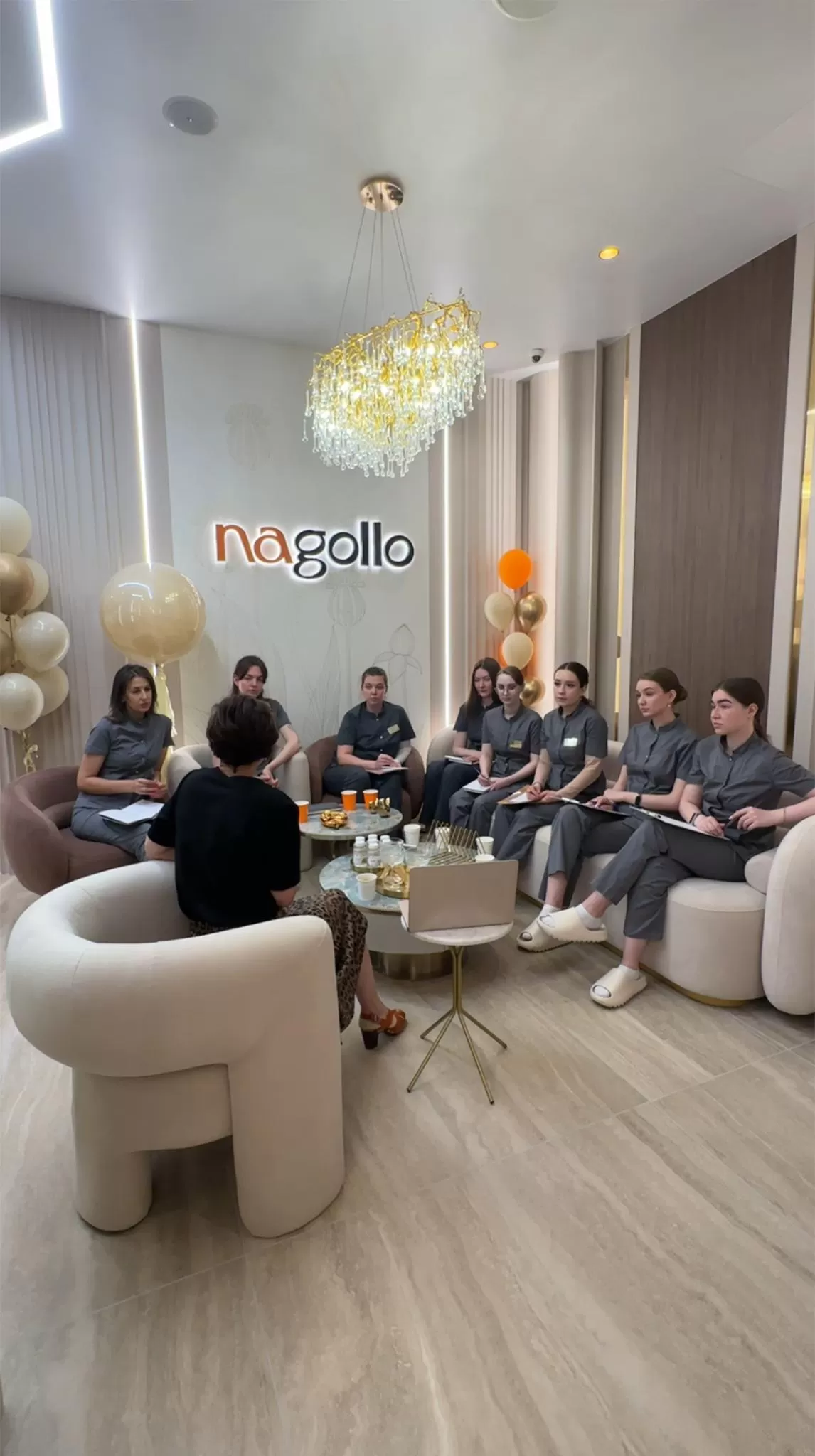 Отдельное внимание уделяется профессиональному росту команды: в клиниках прошло обучение специалистов по разбору сложных клинических случаев под руководством врачей, команда Иркутского филиала принимала активное участие в обучении.