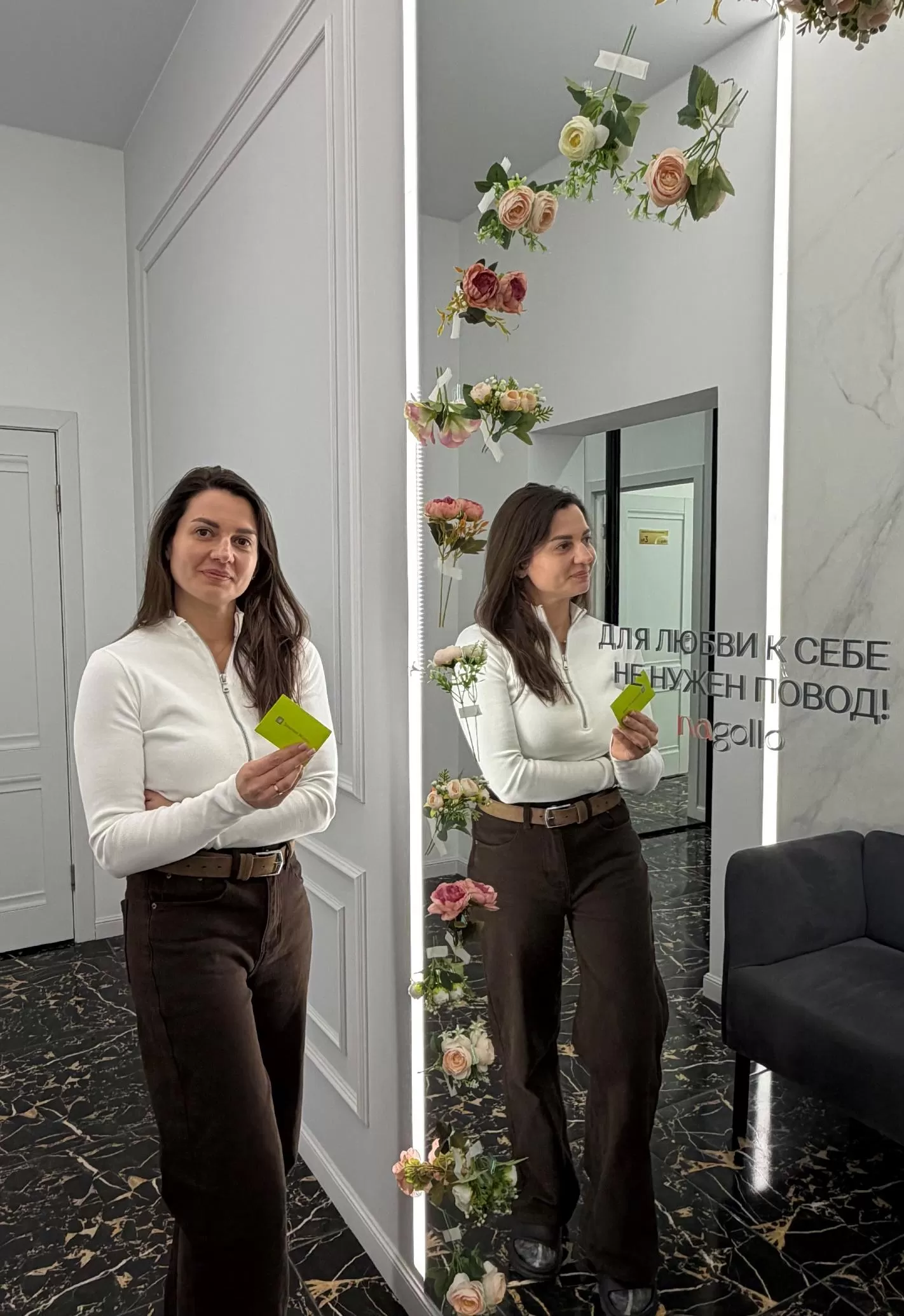 В честь 8 марта во всех филиале Nagollo в Иркутске прошли праздничные мероприятия: клиентов угощали игристым, авторскими десертами, клубникой в шоколаде, были организованы фотозоны.